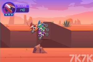 《越野摩托赛》游戏截图3 《越野摩托赛》游戏截图3