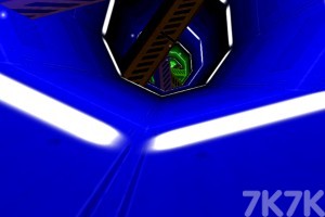 《太空极速下坠》游戏截图1 《太空极速下坠》游戏截图1