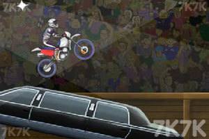 《特技摩托》游戏截图9 《特技摩托》游戏截图9