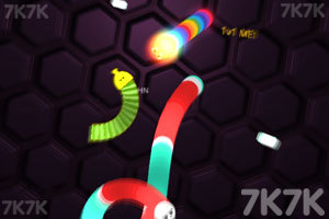 《蛇蛇大作战炫酷版》游戏截图4 《蛇蛇大作战炫酷版》游戏截图4