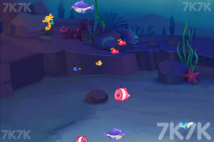 《大鱼吃小鱼三人版》游戏截图2 《大鱼吃小鱼三人版》游戏截图2