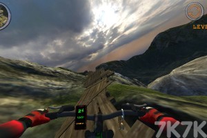 《山地自行车越野》游戏截图4 《山地自行车越野》游戏截图4