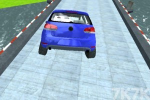 《特技车赛道挑战》游戏截图3