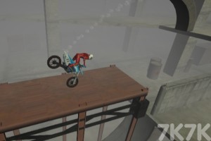 《极限摩托车挑战》游戏截图4 《极限摩托车挑战》游戏截图4