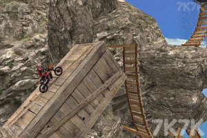 《野外摩托挑战赛》游戏截图2 《野外摩托挑战赛》游戏截图2