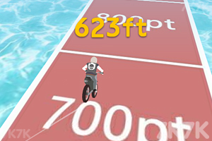 《自行车山丘大赛》游戏截图3 《自行车山丘大赛》游戏截图3