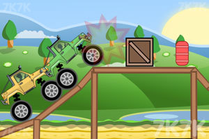 《怪物卡车障碍赛》游戏截图4 《怪物卡车障碍赛》游戏截图4