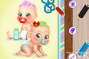 《双胞胎阁楼换装》游戏截图1 《双胞胎阁楼换装》游戏截图1